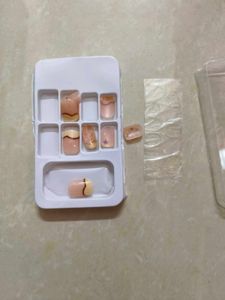 Fashionable Press-On Nails