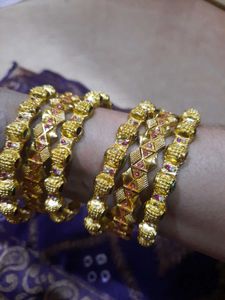 Elegant Gold-Toned Bangle Set