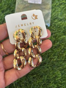 Gold Tone Chunky Chain Drop Earrings