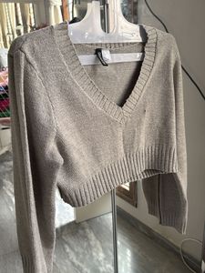 V-Neck Cropped Sweater