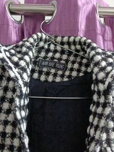 Chic Black &amp; White Checked Jacket