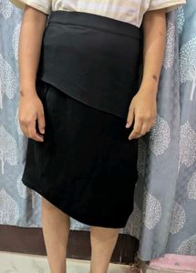 Chic Black Layered Midi Skirt