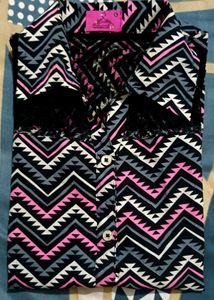 Geometric Print Short Sleeve Top