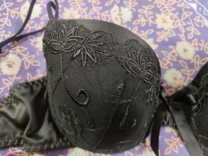 Black Sexy Padded Bra With Bow &amp; Lace Detailing.