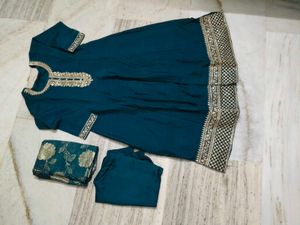 Elegant Teal Kurta Set with Golden Embroidery