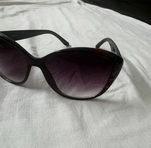 Stylish Cat-Eye Sunglasses