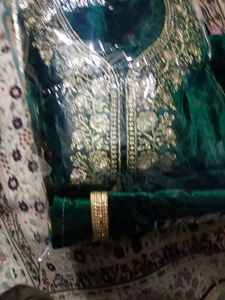Velvet Strecheble Complete Suit Set...