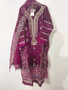 Elegant Embroidered pakistani Kurta Set