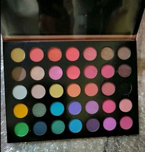 Color studio eyeshadow