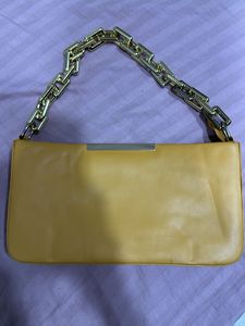 Stylish Mustard Shoulder Bag with Gold