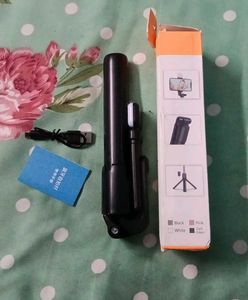 Selfie Stick R15 With Tripod And Flashlight Remote