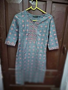 Kurta With Free Scarf