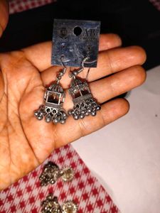 5 Assorted Earrings Collection