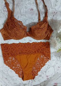 Lace Bra and Panty Set