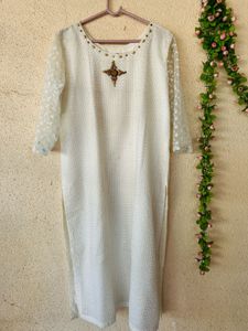 Elegant White Embroidered Kurta