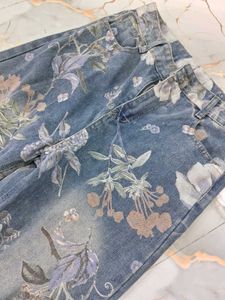 baggy straight-fit denim jeans floral print