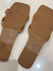 BRAND NEW! Tan Knotted Sandals - UK 7