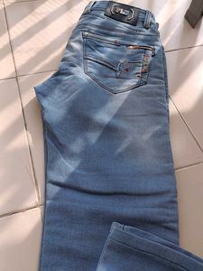 flu Light Wash Denim Jeans