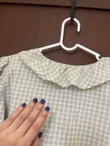 H&amp;M Blouse| size xs|brand new |Never worn