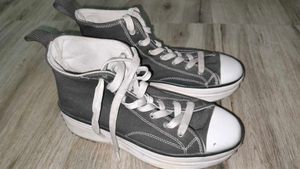 converse looks old bc it's dusty 😜