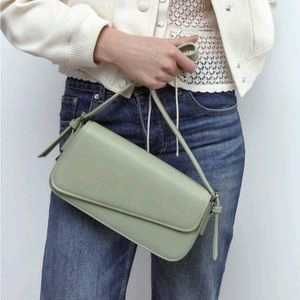Zar Shoulder Bag