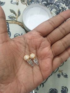 Sparkling Stud Earrings very beautiful