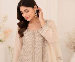 Women Elegant Embroidered Chanderi Kurta Set wit