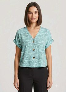 Floral crop shirt