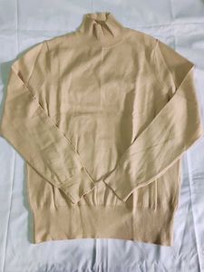 Beige woolen Sweatshirt for winters