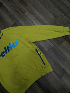 Sweatershirt