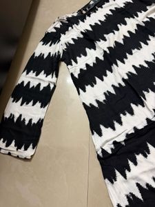 Chic Zigzag Print Long Sleeve Dress