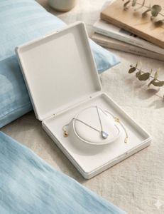 Elegant Pendant Necklace jewellery box