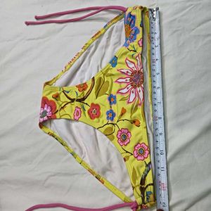 Vibrant❤️‍🔥 Floral Bikini Bottoms