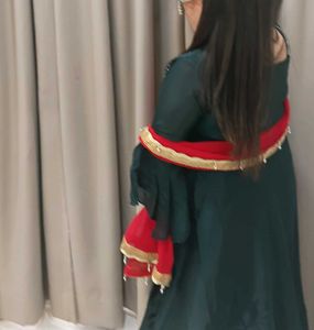Elegant Green Gown Without Dupta One tym use only