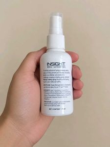 ONCE USED INSIGHT MAKEUP FIXER.