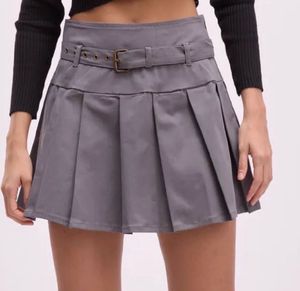 Stylish Pleated Skirt with Belt