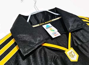 Real madrid 99/00 Away kit