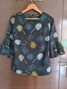 Chic Floral Print Bell Sleeve Top