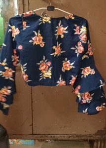 Floral Print Bell Sleeve Crop Top