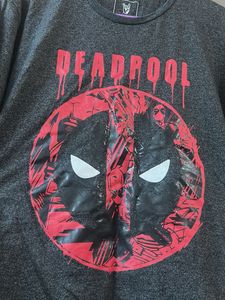 Deadpool Graphic T-Shirt - L