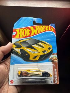 Hot Wheels Lamborghini Hurucan Sterrato [Yellow]