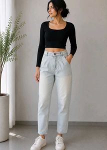 Minimal Light Blue Mom Fit Jeans