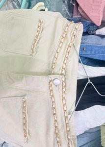 Chic Chain Detail Wide-Leg Jeans