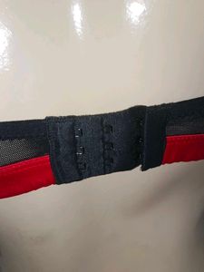 (1427) Red &amp; Black Strapless Bra