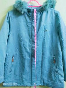 Jacket With Hoodei