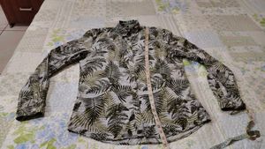 Men's Tropical Print Button-Up Shirt