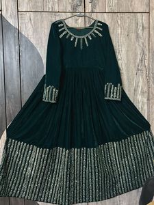 Elegant Emerald Green Velvet Gown