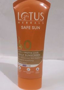 Lotus Herbals Safe Sun SPF 40 Sunscreen