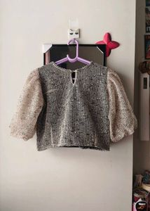 Grid knit Puff-sleeve top