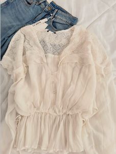 Ruffle sleeves top 😍